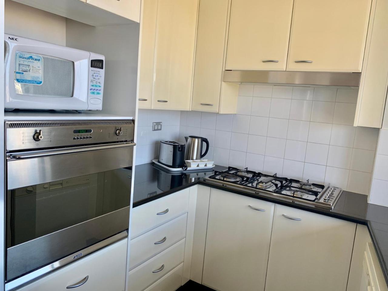 Castle Serviced Apartments Сідней Екстер'єр фото